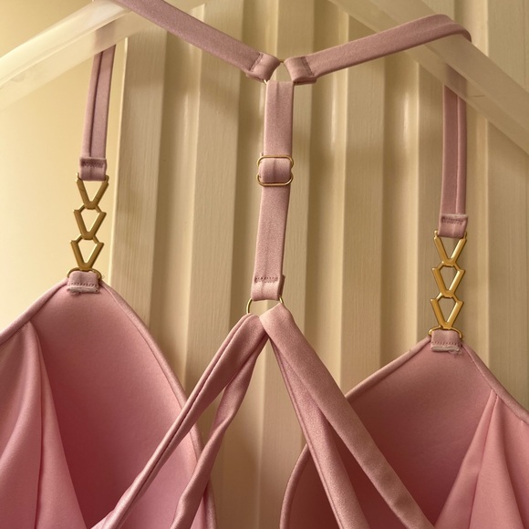 Victoria Secret bikini top size 38D. - Picture 9 of 10